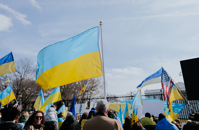 The U.S. Prepares to Welcome 100.000 Ukrainian Refugees Fleeing Russia’s War in Ukraine